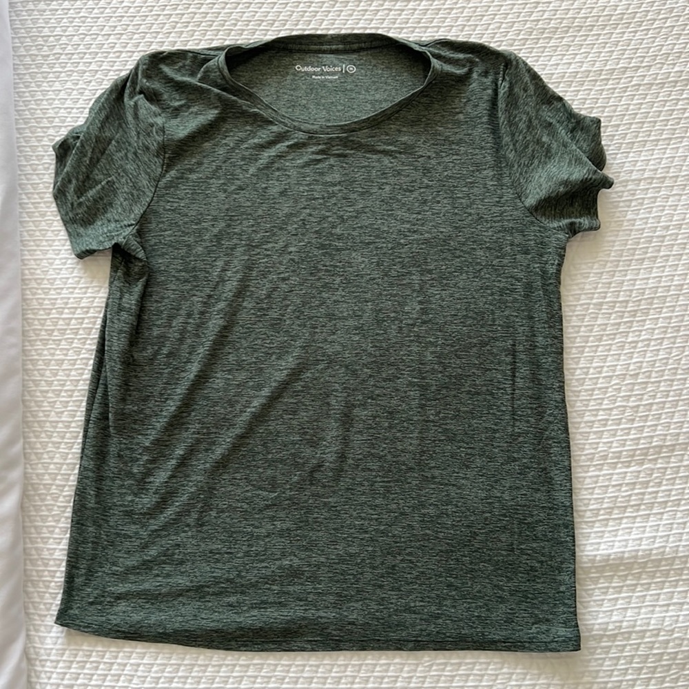Outdoor Voices CloudKnit green shortsleeved shirt size M